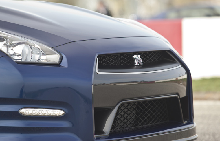 2011 Nissan GT-R Grille Picture